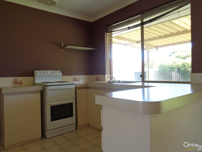 10 Labyrinth Street, Waikiki WA 6169