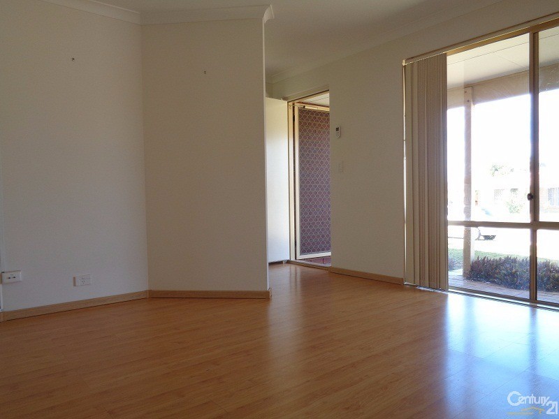 10 Labyrinth Street, Waikiki WA 6169