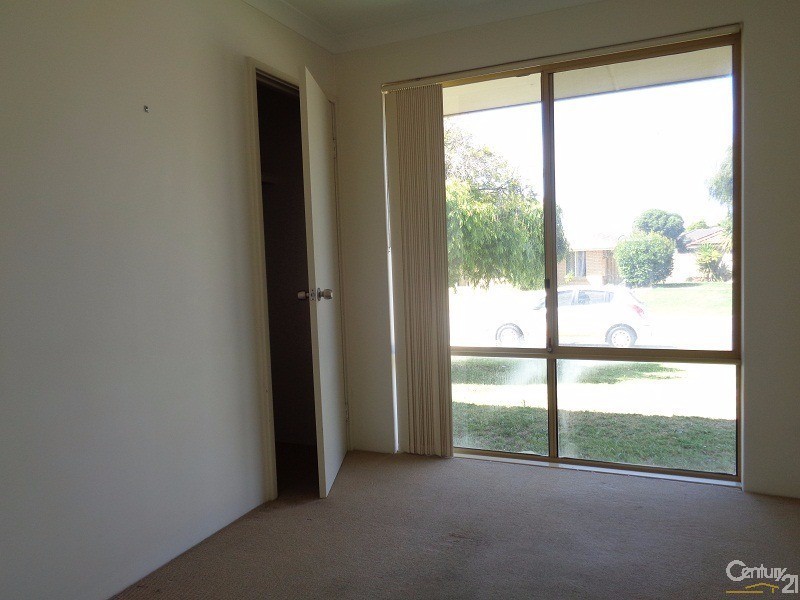 10 Labyrinth Street, Waikiki WA 6169