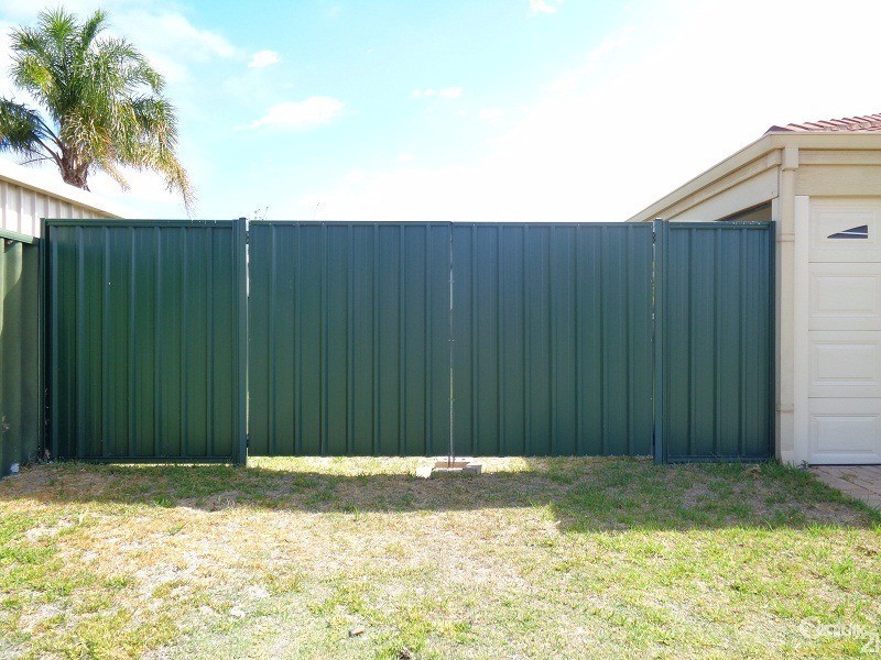 10 Labyrinth Street, Waikiki WA 6169