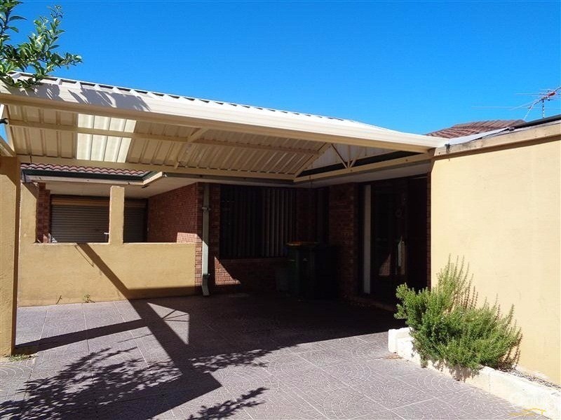 27 Hartland Way, Warnbro WA 6169