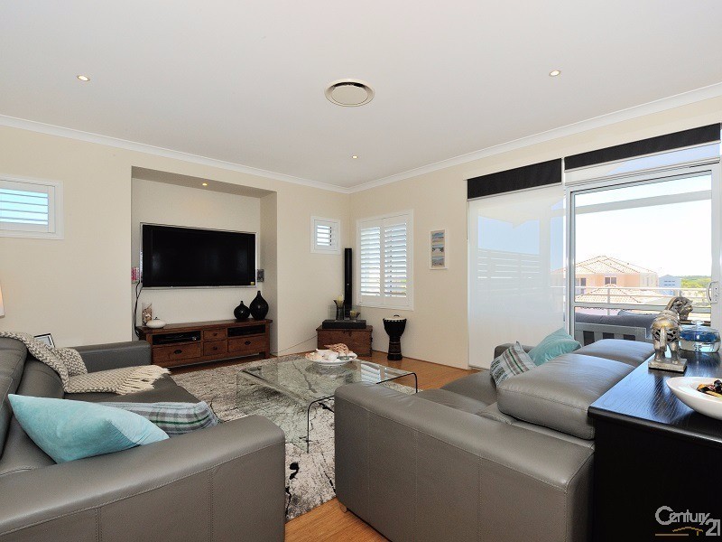 4  Long Beach Rise, Port Kennedy WA 6172