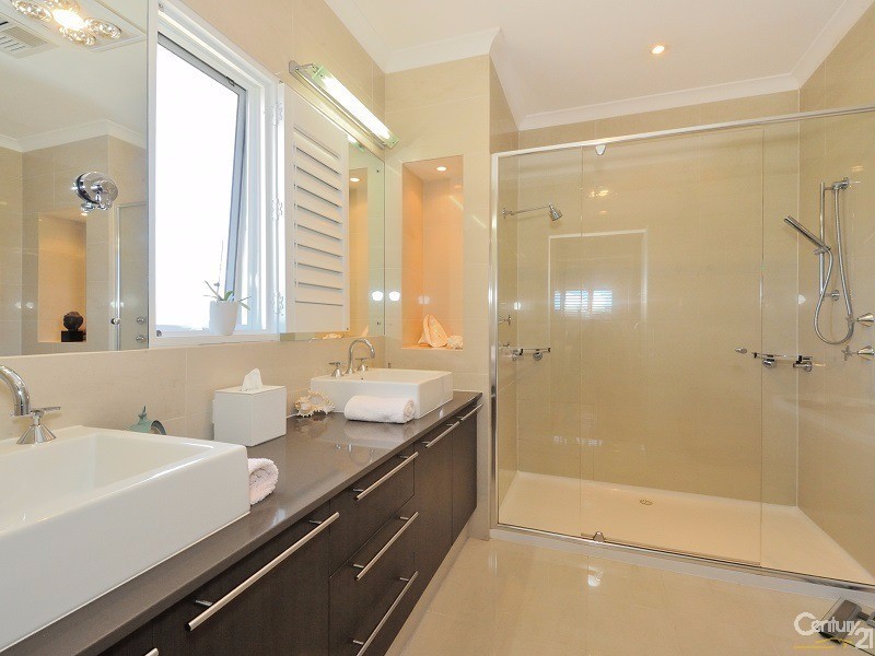 4  Long Beach Rise, Port Kennedy WA 6172