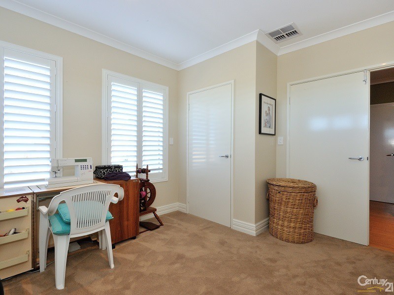 4  Long Beach Rise, Port Kennedy WA 6172