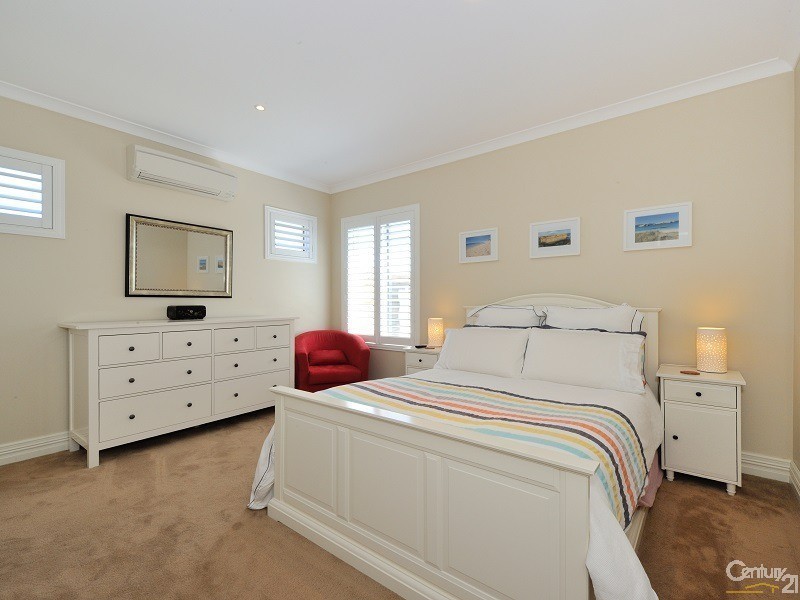 4  Long Beach Rise, Port Kennedy WA 6172