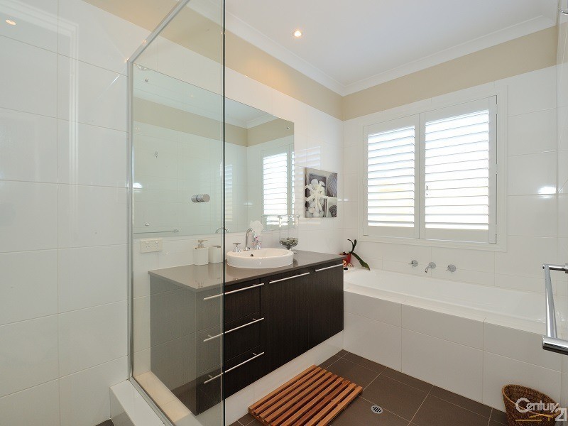 4  Long Beach Rise, Port Kennedy WA 6172