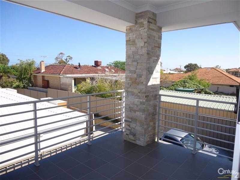 3/137 Kent Street, Rockingham WA 6168