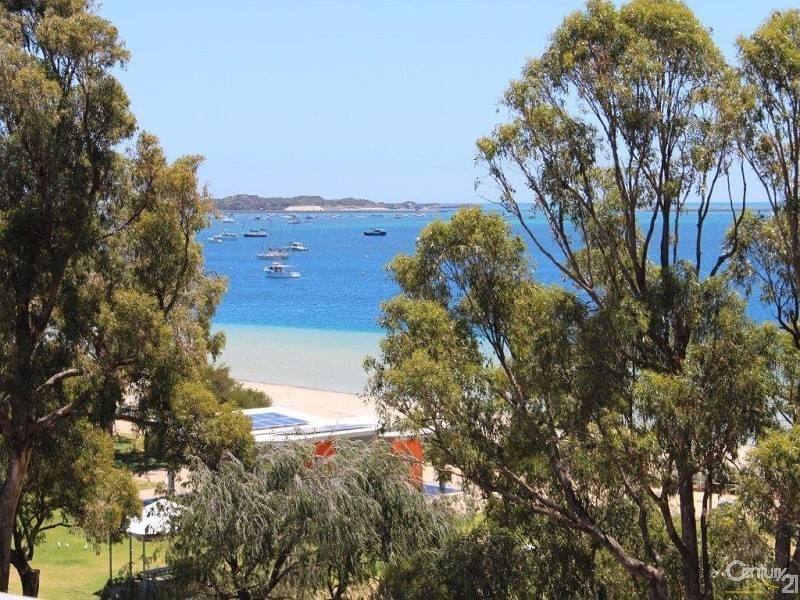 25/17  Rockingham Beach Road, Rockingham WA 6168