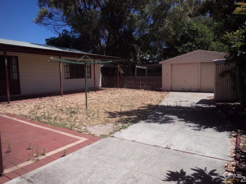 551 Safety Bay Road, Waikiki WA 6169