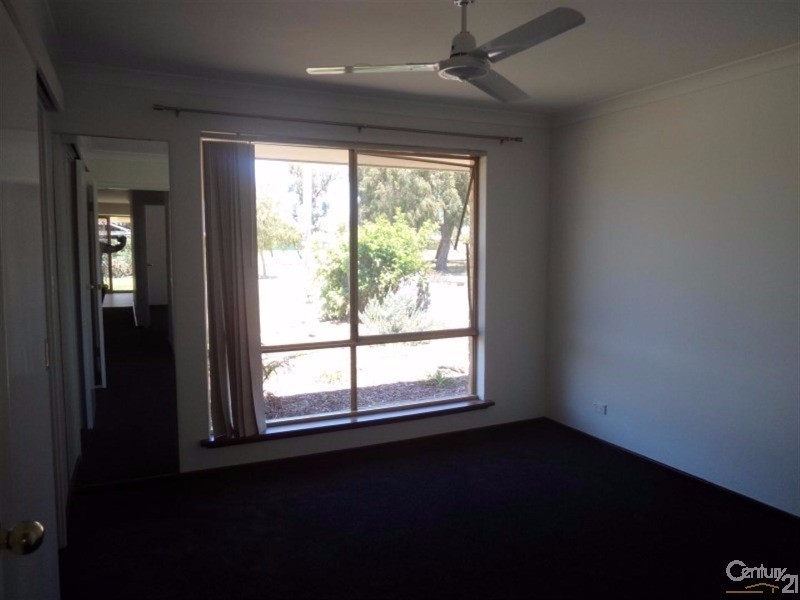35 Gumnut Crescent, Safety Bay WA 6169