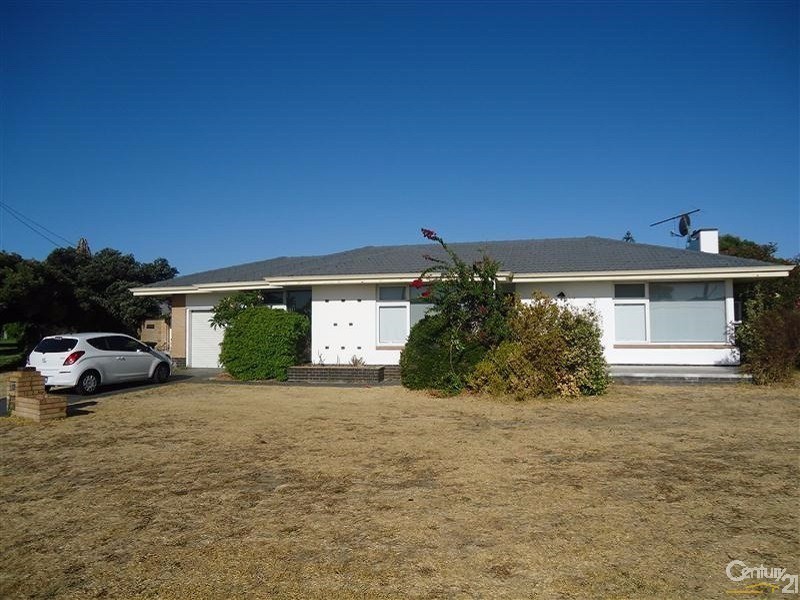 14 Dolphin Road, Safety Bay WA 6169