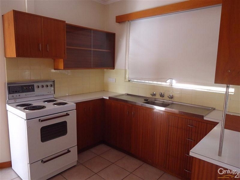 14 Dolphin Road, Safety Bay WA 6169