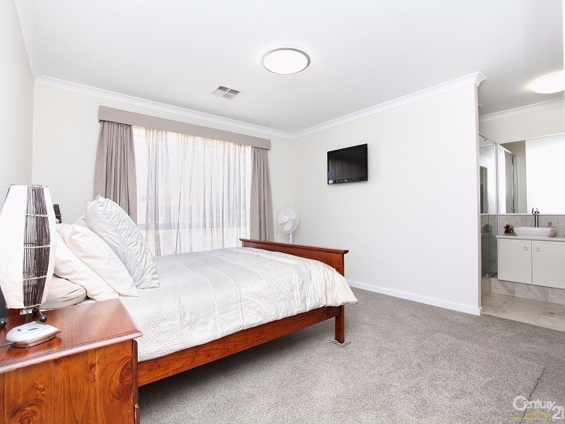 71 Argonaut Avenue, Waikiki WA 6169