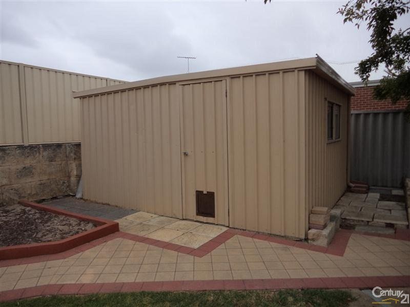 11 Palmer Street, Warnbro WA 6169