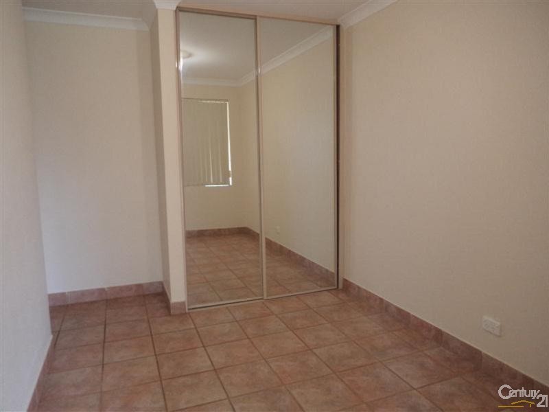 11 Palmer Street, Warnbro WA 6169