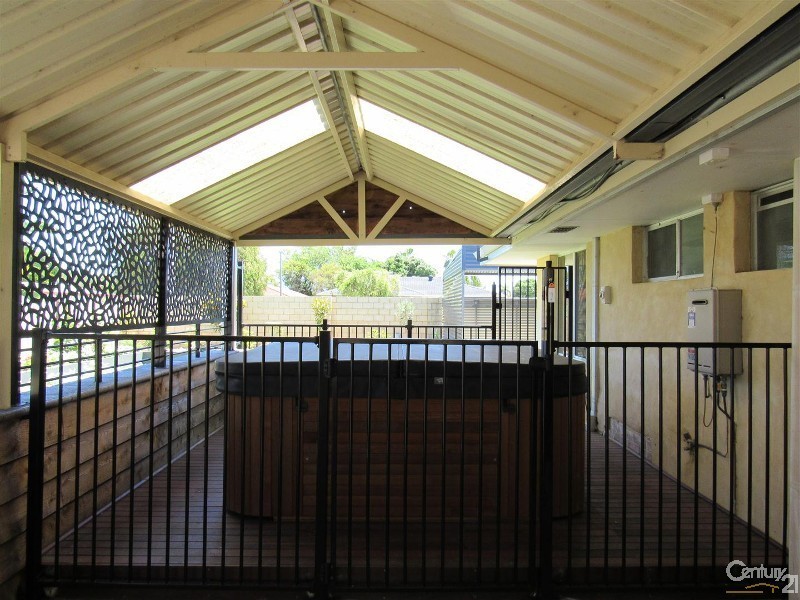 45 Brixham Way, Warnbro WA 6169