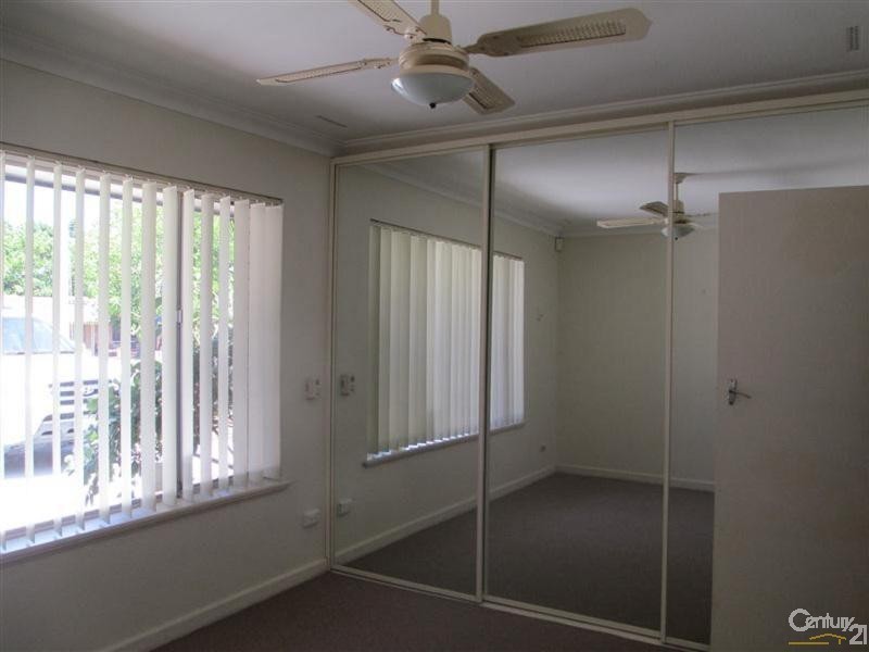 30 Wavelea Street, Safety Bay WA 6169