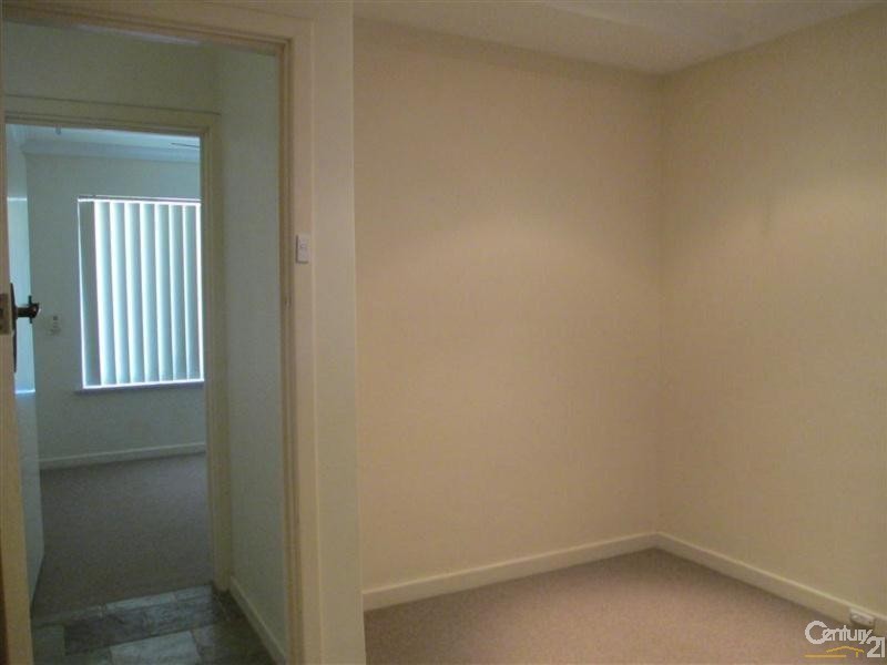 30 Wavelea Street, Safety Bay WA 6169