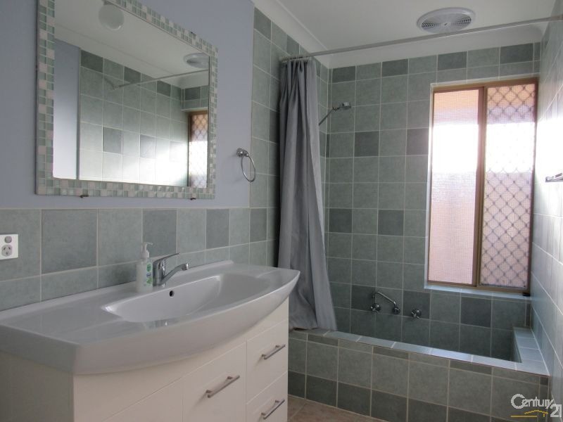 19 Lakemba Way, Waikiki WA 6169