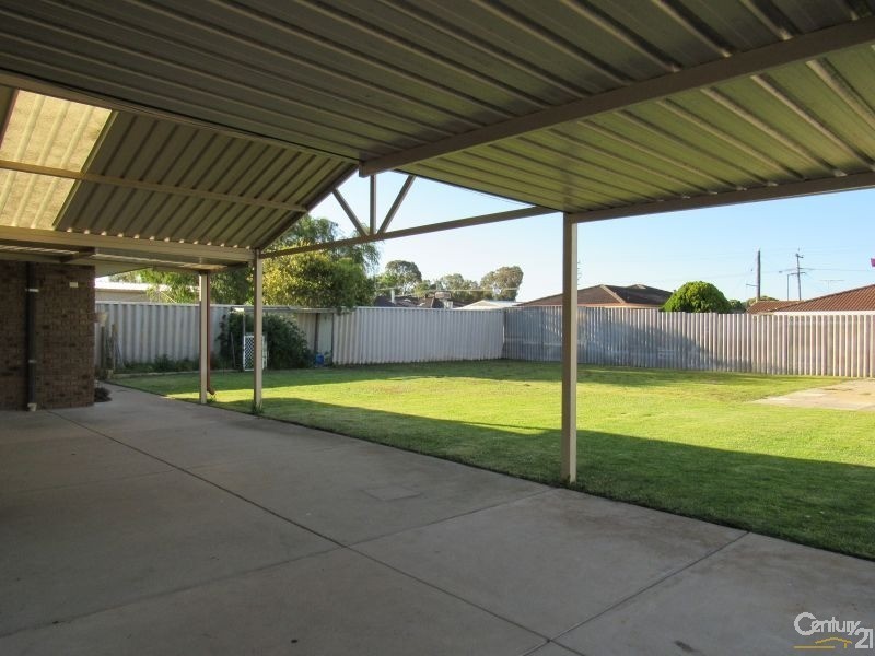 19 Lakemba Way, Waikiki WA 6169