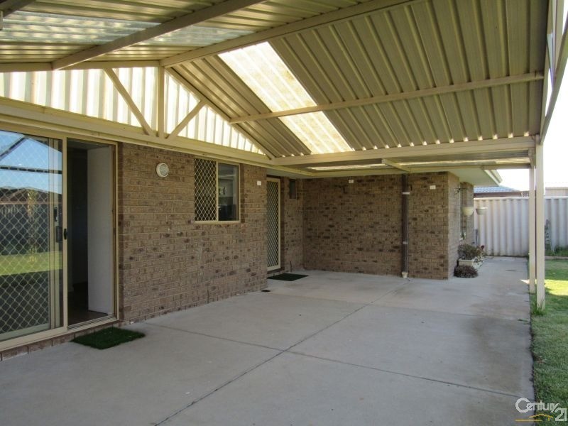 19 Lakemba Way, Waikiki WA 6169