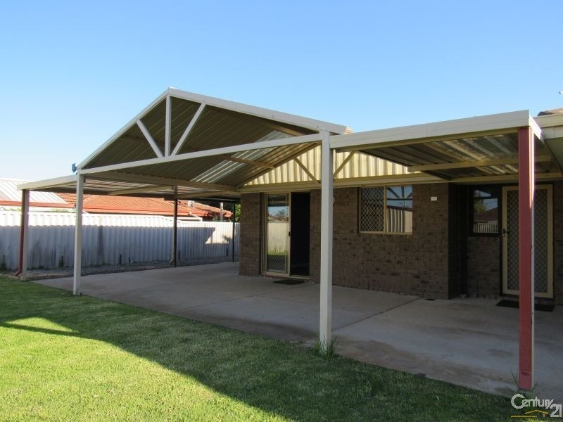 19 Lakemba Way, Waikiki WA 6169