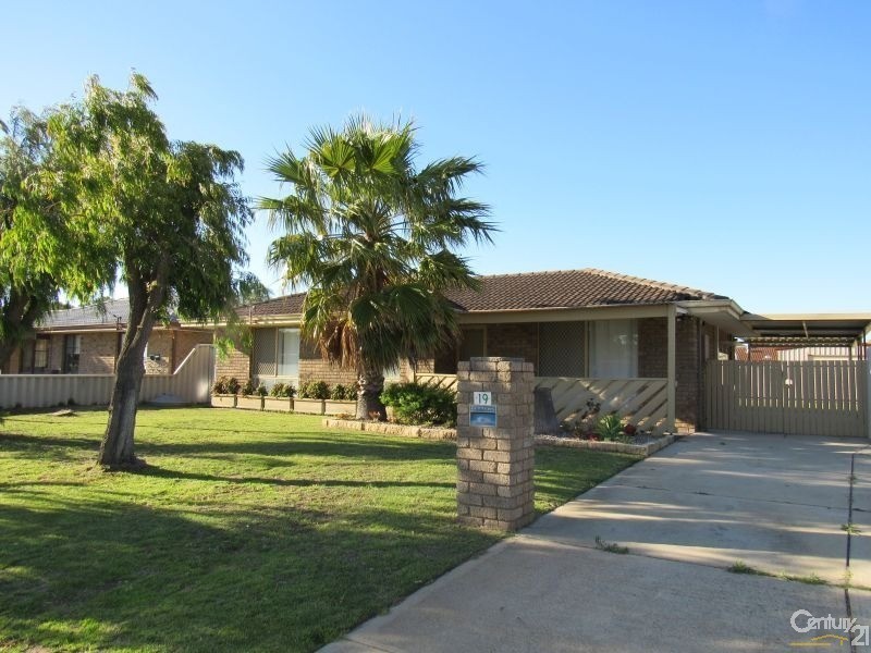 19 Lakemba Way, Waikiki WA 6169