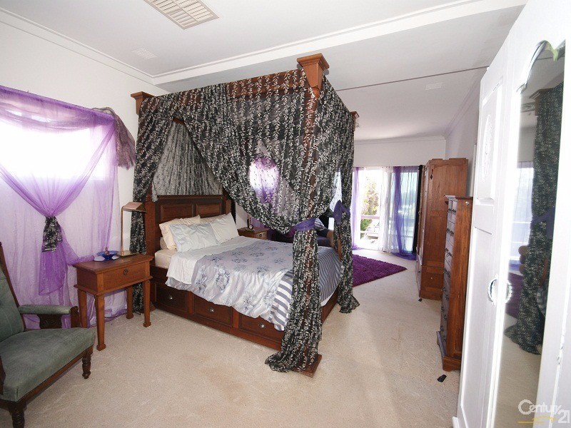 183 Rockingham Beach Road, Rockingham WA 6168