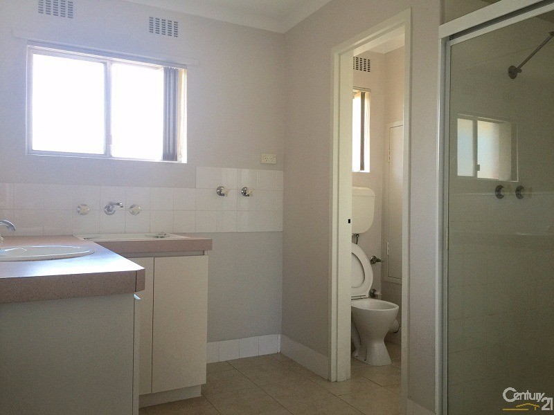 13/14 Canham Way, Orelia WA 6167