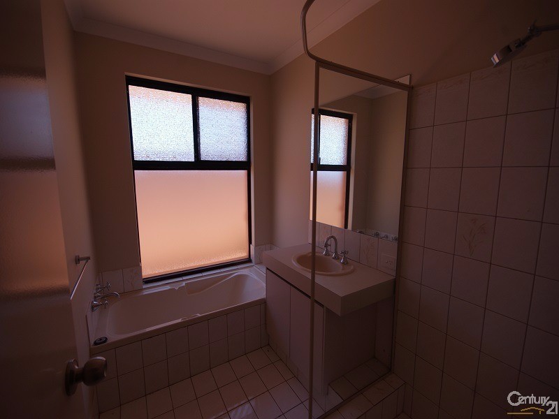 13 Redfin Close, Warnbro WA 6169