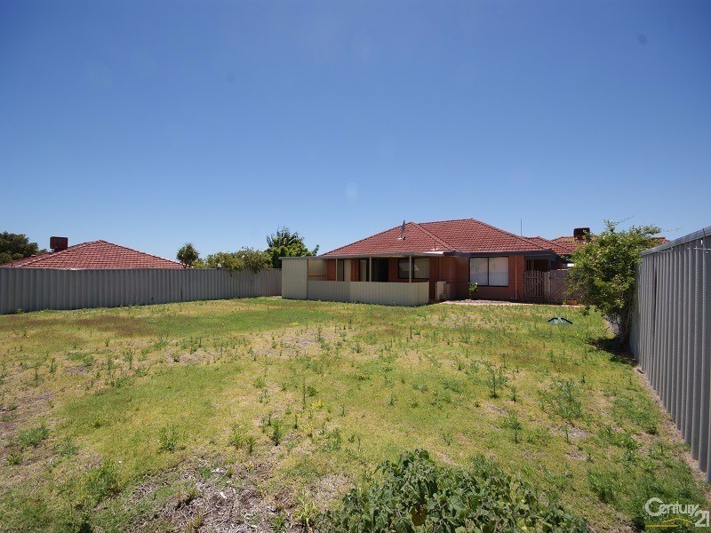 13 Redfin Close, Warnbro WA 6169