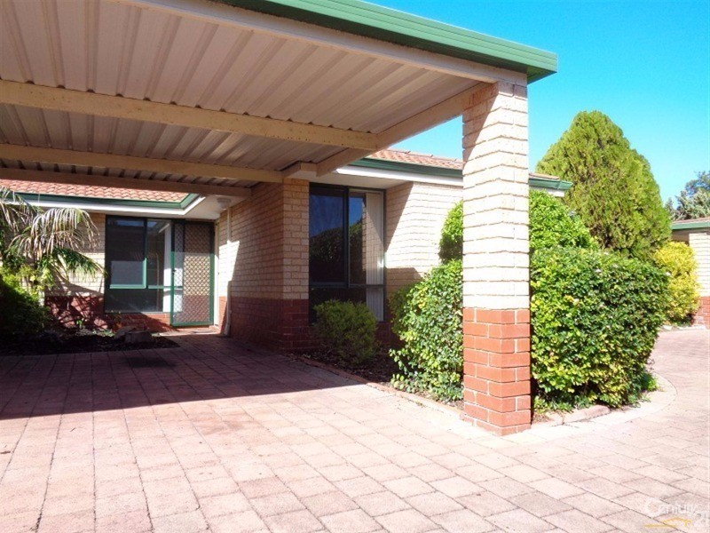 4/14 Hawkins Street, Rockingham WA 6168