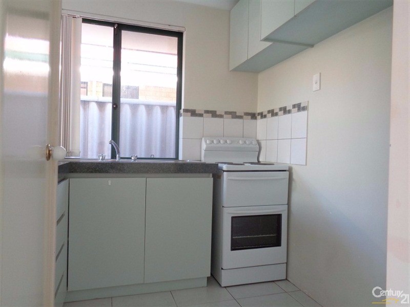 4/14 Hawkins Street, Rockingham WA 6168