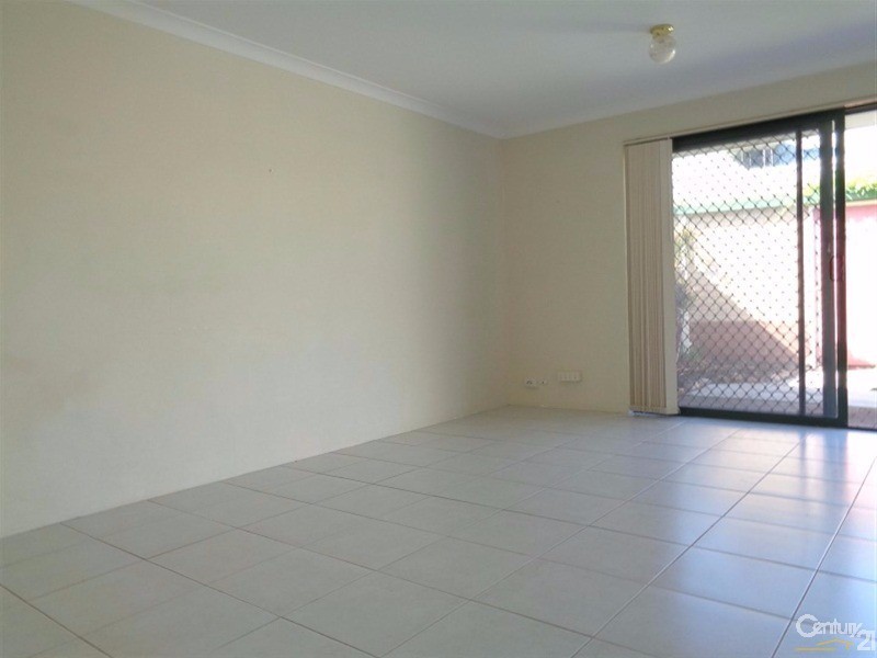 4/14 Hawkins Street, Rockingham WA 6168