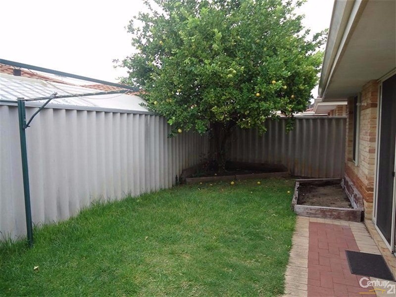 3/6 Dowling Street, Rockingham WA 6168