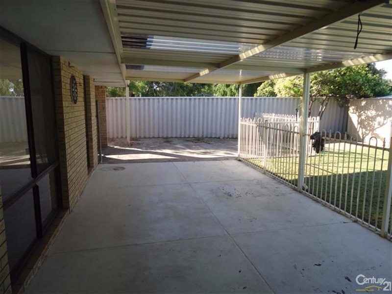 31 Cutter Road, Waikiki WA 6169