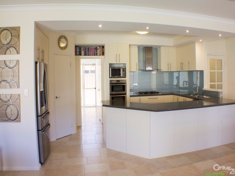 10 Montmartre Green, Port Kennedy WA 6172
