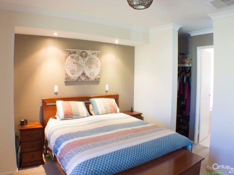 10 Montmartre Green, Port Kennedy WA 6172
