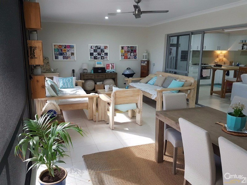 8/82 Lewington Street, Rockingham WA 6168