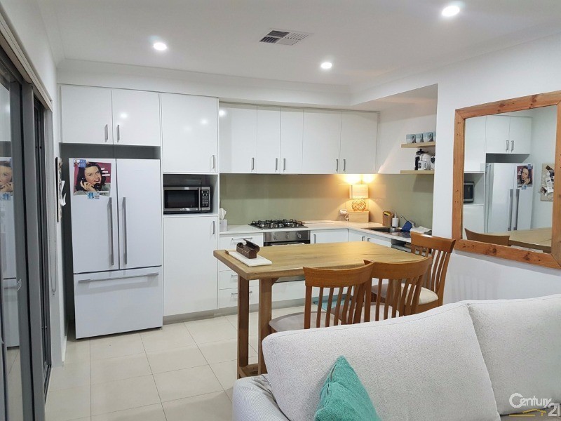 8/82 Lewington Street, Rockingham WA 6168