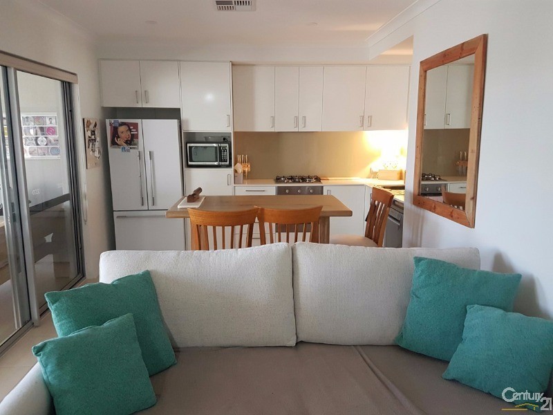 8/82 Lewington Street, Rockingham WA 6168