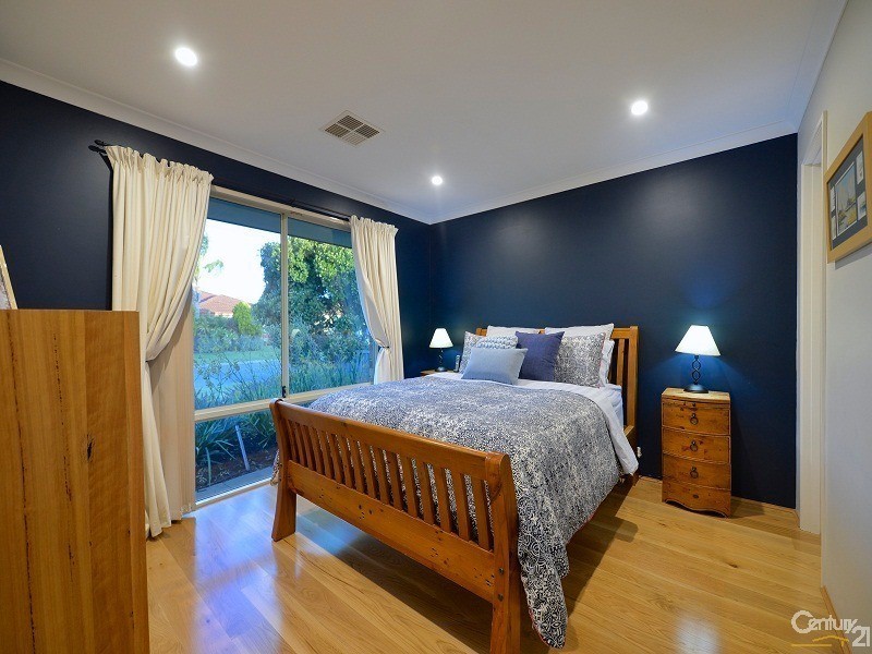 10 Silvertop Circle, Warnbro WA 6169