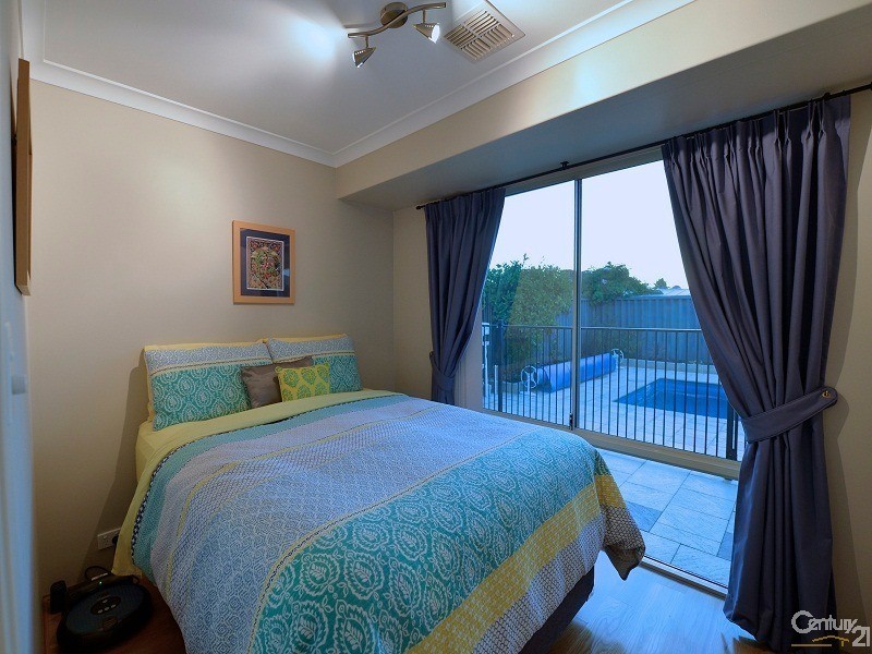 10 Silvertop Circle, Warnbro WA 6169