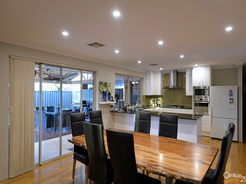 10 Silvertop Circle, Warnbro WA 6169