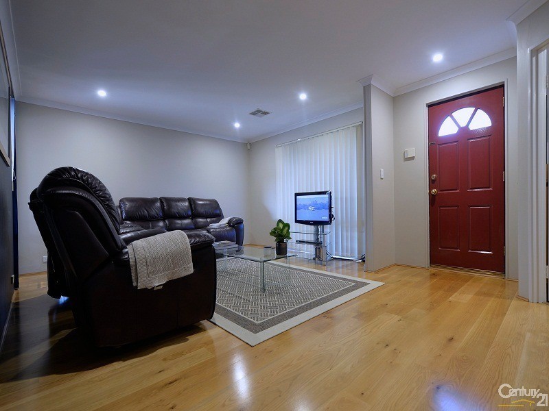 10 Silvertop Circle, Warnbro WA 6169