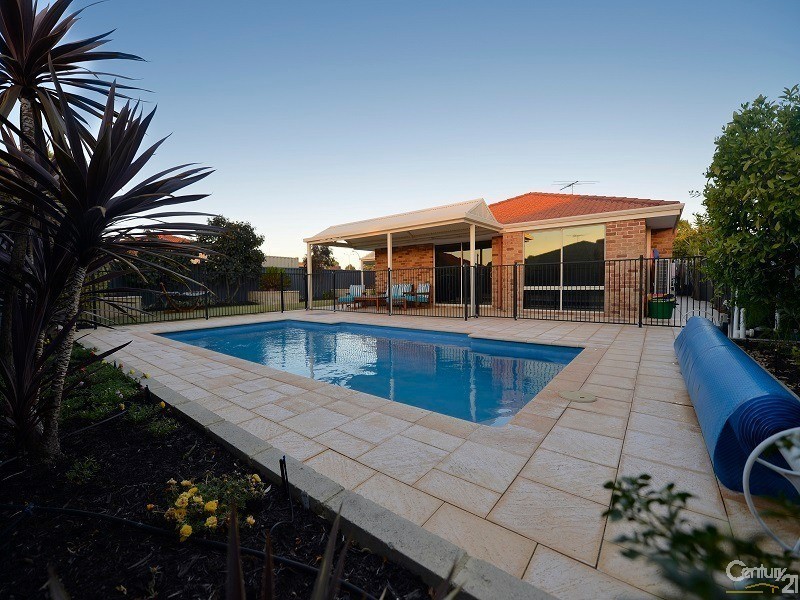 10 Silvertop Circle, Warnbro WA 6169