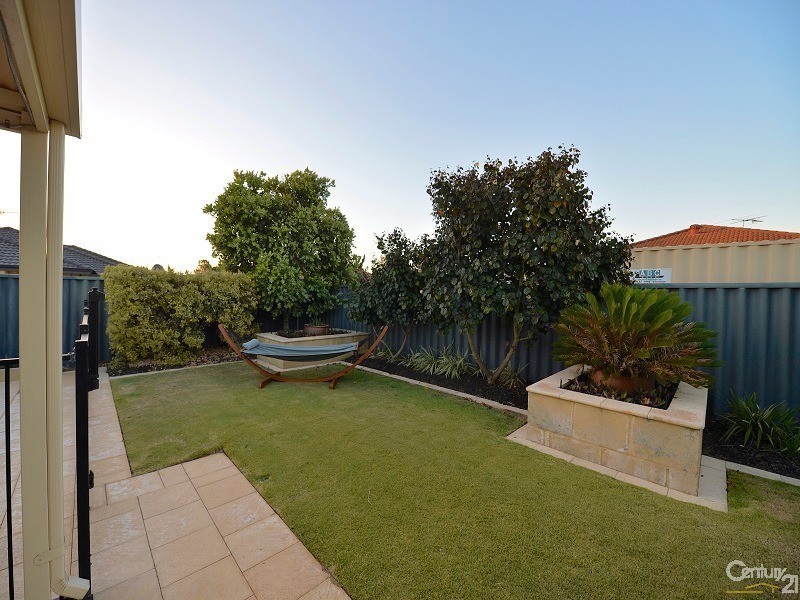 10 Silvertop Circle, Warnbro WA 6169