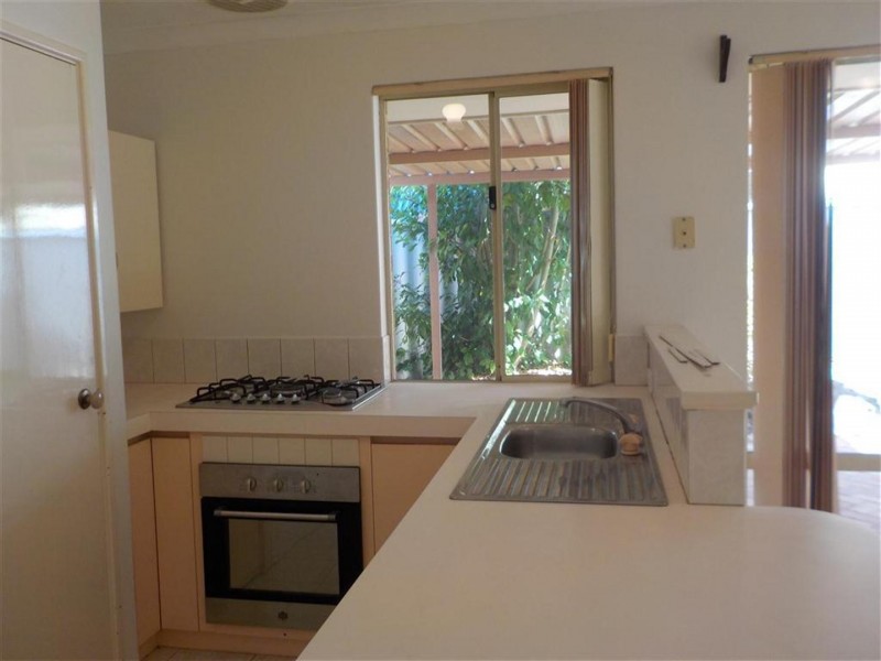 13 Parkland Drive, Warnbro WA 6169