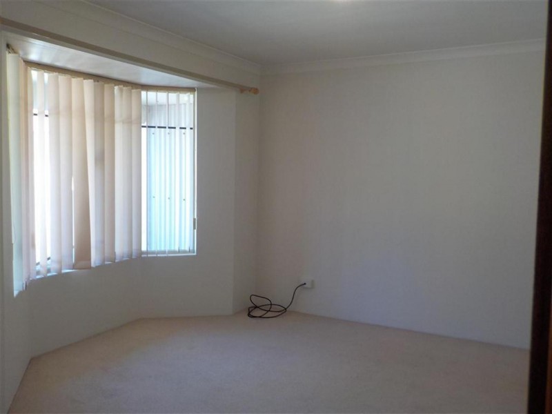 13 Parkland Drive, Warnbro WA 6169