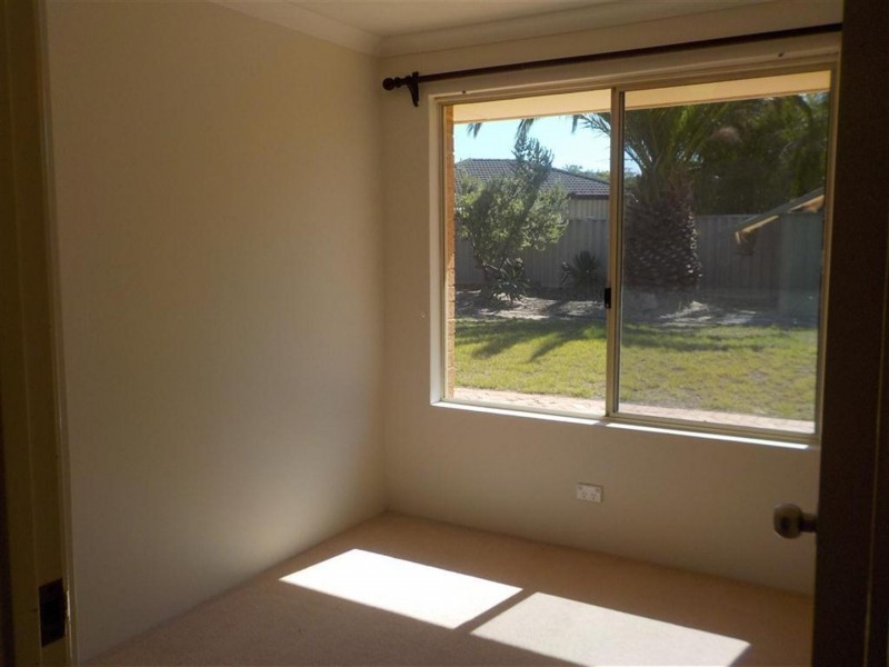 13 Parkland Drive, Warnbro WA 6169